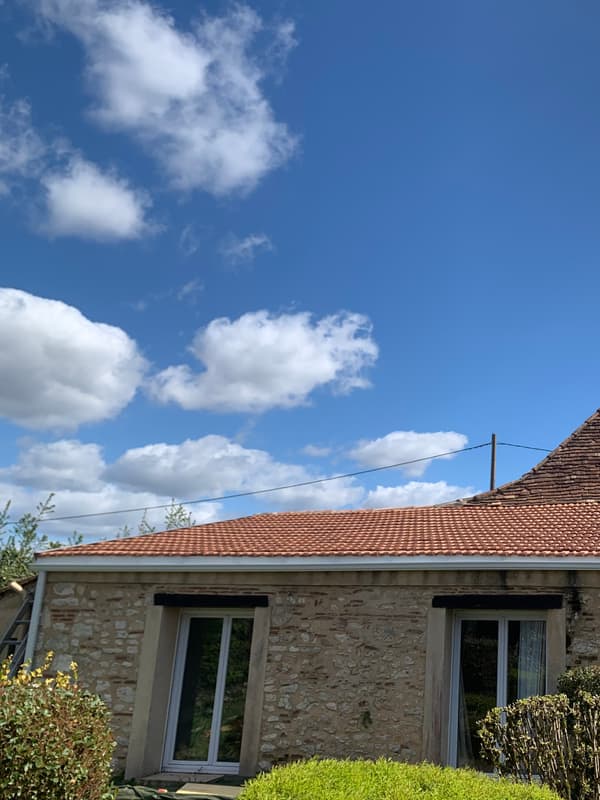 Toiture rénovée par TLP Rénove, couvreur intervenant à Périgueux (24000)